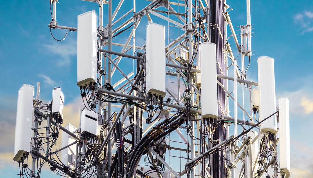 Rooftop cell tower
