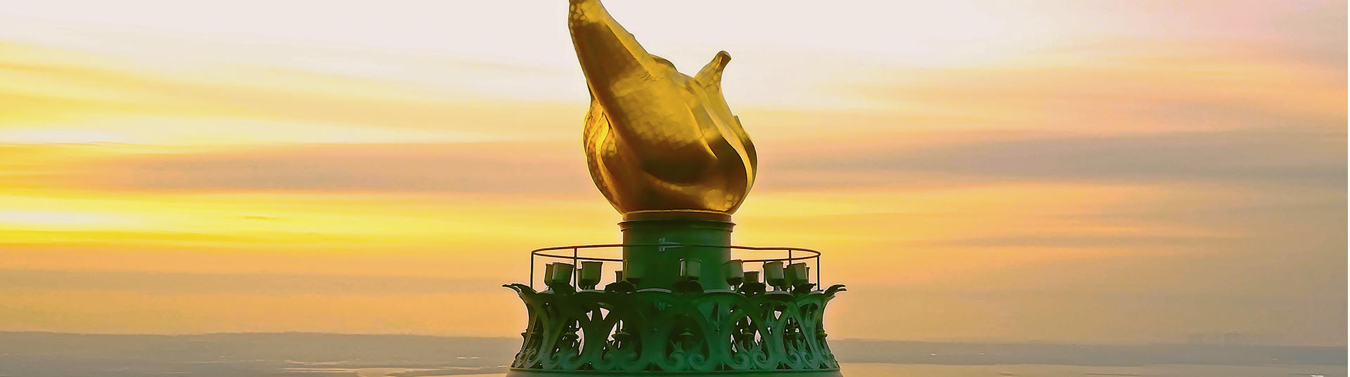 Flame in the hand of the Statue of Liberty