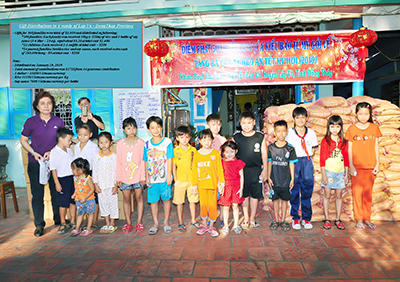 kids in vietnam with teacher