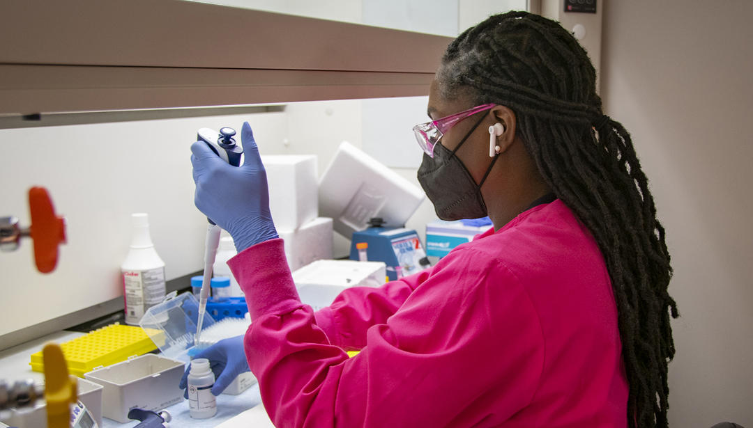 Scientist working in a lab 