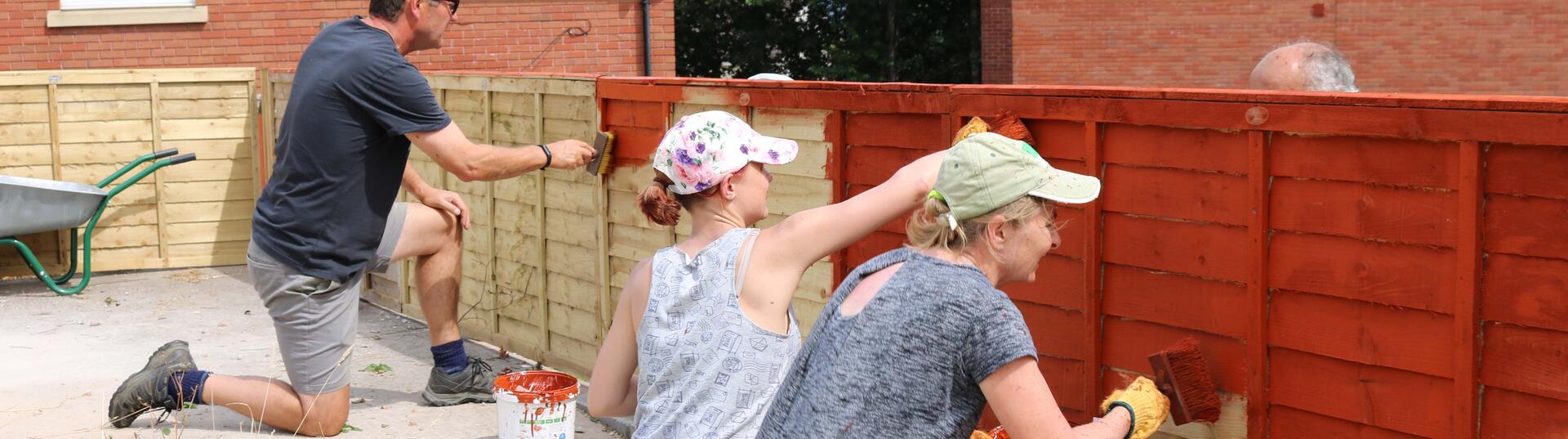 UK Logs CSR fence painting