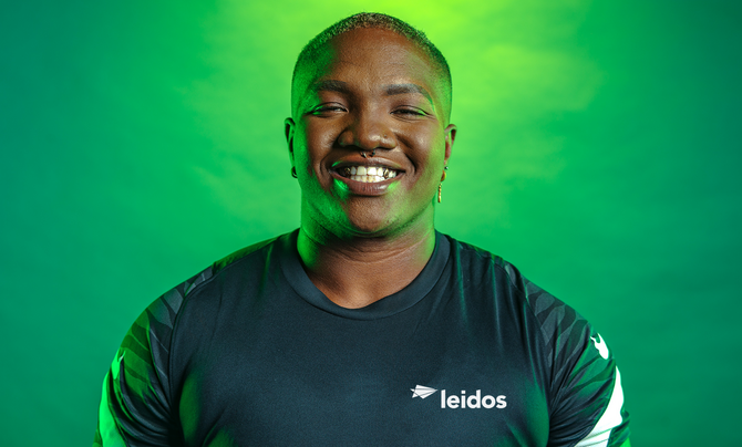 Raven Saunders headshot with a Leidos shirt