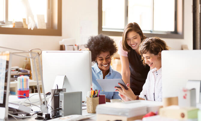business women working 