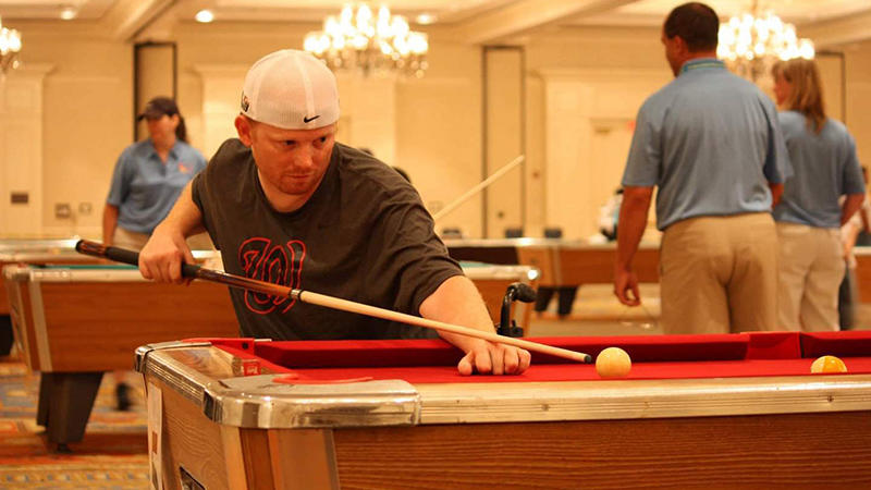 Robert Fecteau playing 9-ball billiards