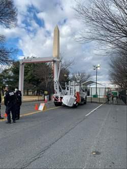 VACIS in front of Washington Monument in DC