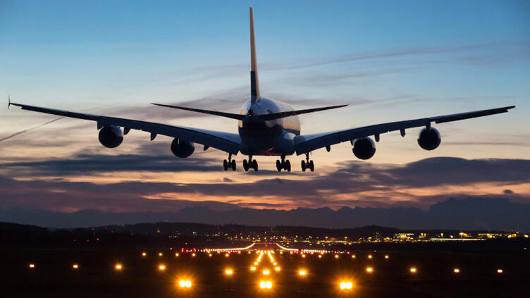 plane landing